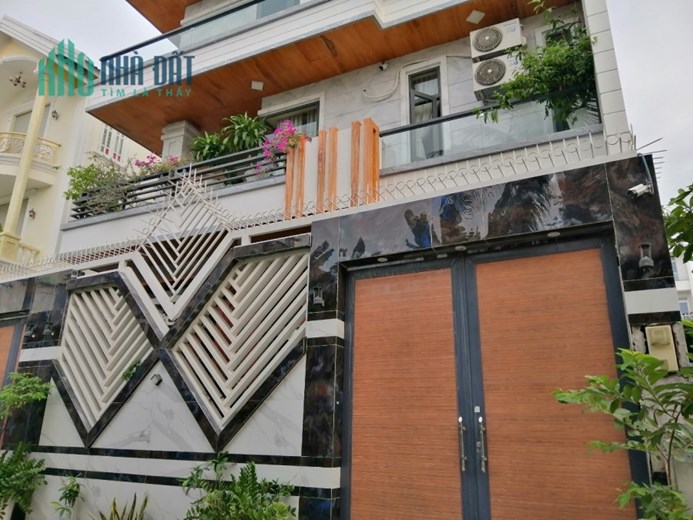 Bán rẻ biệt thự giáp công viên 12 x 16m 1 trệt 2 lầu khu Bông Sao Quận 8 TP.HCM