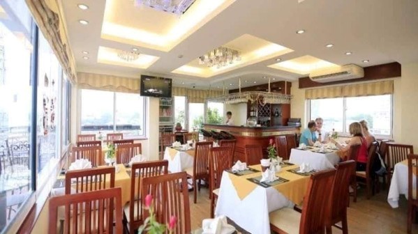 Bán Toà Khách Sạn Cầu Giấy, Lô Góc Đẳng Cấp 115m2, 8 tầng MT 7m DT 6000 đô hàng tháng LH 0968456498