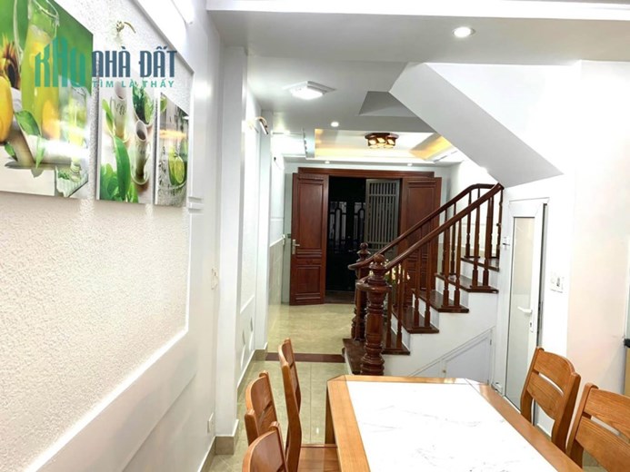 Bán nhà Vương Thừa Vũ 65m2 4 tầng kinh doanh dân trí tuyệt vời mà giá chỉ 5,9 tỷ