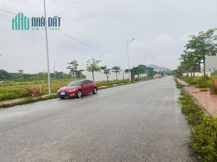 Bán lô đất DV Hán Lữ , Khai Quang, Vĩnh Yên Giá 2,5 tỷ.Liên hệ: 0986.454.393 - 0986.797.222