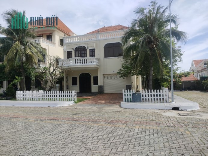 Biệt thự đẹp 400m2t, 6pn, an ninh 24h, yên tĩnh, hồ bơi, Tennis, du thuyền