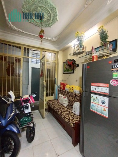 HIẾM NHÀ NHỎ XINH - NGAY CHỢ VẢI TÂN BÌNH CMT8 2.3 TỶ 17m2