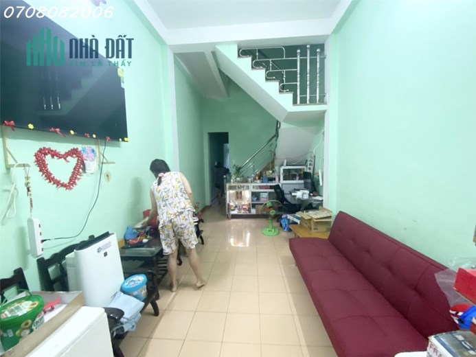 Bán nhà NPN và thân gửi hoa hồng 1, nhờ ACE dịch vụ bán giúp nhà dưới đây