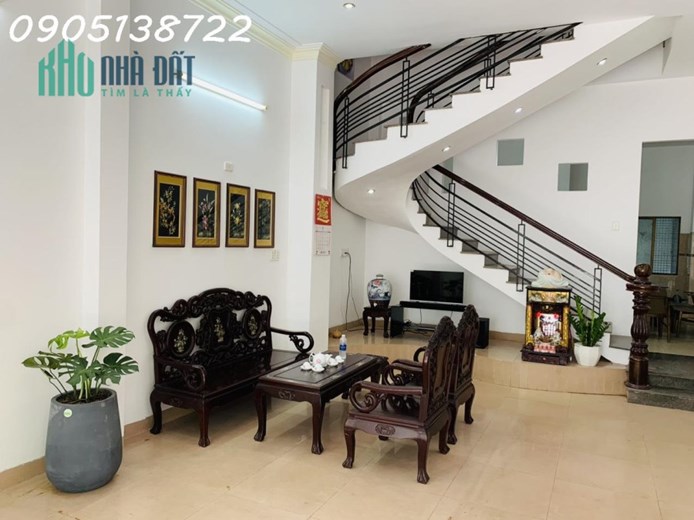 Chính chủ cần tiền bán gấp nhà mặt tiền đường Huy Cận, trung tâm Hải Châu