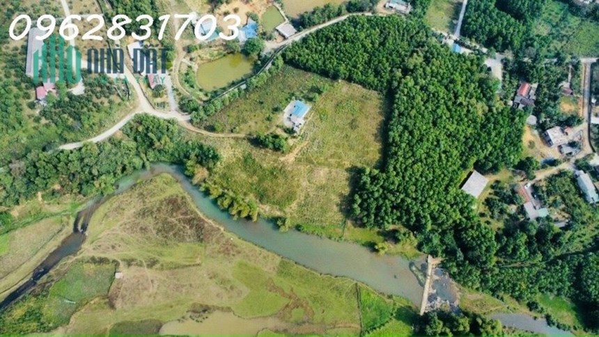 Bán 2,2ha 2000tc và cln giá chỉ 1X tỷ, đất bám suối to đẹp- làm việc chính chủ
