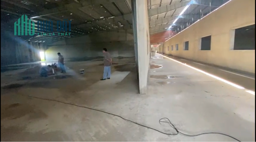 Bán hoặc cho thuê xưởng 11.026 m2 trong khu công nghiệp Châu Đức, Bà Rịa Vũng Tàu.
