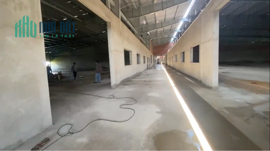 Bán hoặc cho thuê xưởng 11.026 m2 trong khu công nghiệp Châu Đức, Bà Rịa Vũng Tàu.