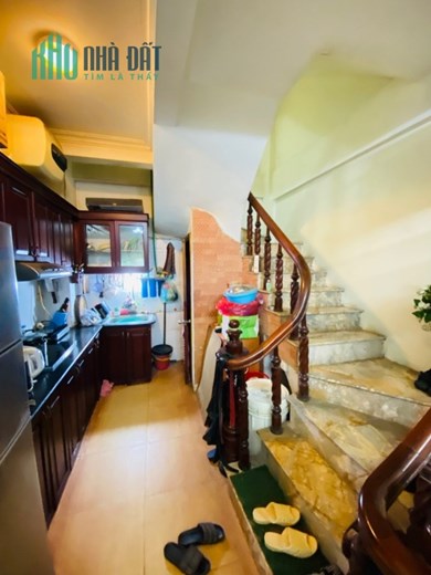 BÁN NHÀ CHỢ GIÁP NHỊ, HOÀNG MAI 33M2, 5 TẦNG GIÁ 2 TỶ 9.
