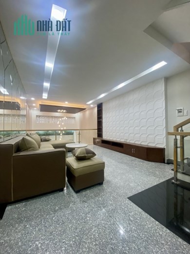 Hiếm Lạc Long Quân F8 Tân Bình - 5 tầng HXH sát MT