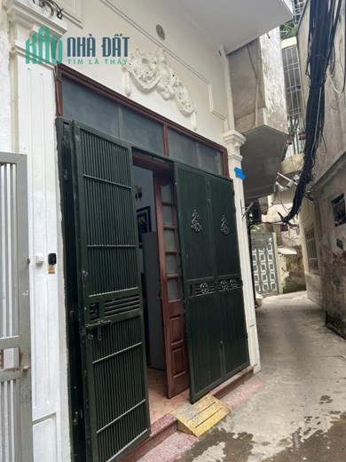 Bán nhà cạnh Yên Lạc, Nhà 2 thoáng, ngõ rộng, 5m ra ô tô, DT31m2, giá 3.3 tỷ.