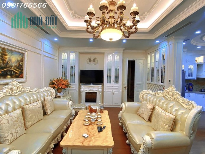 Biệt Thự Sân Vườn, Cầu Giấy 180m x 5T, Giá hơn 39 tỷ.