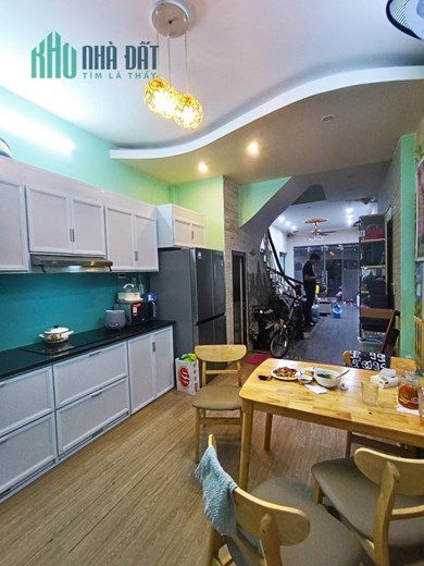 NHÀ ĐẸP CHO THUÊ TOÀN BỘ NHÀ 50M, 4 TẦNG, 4 NGỦ, VÂN HỒ 3
