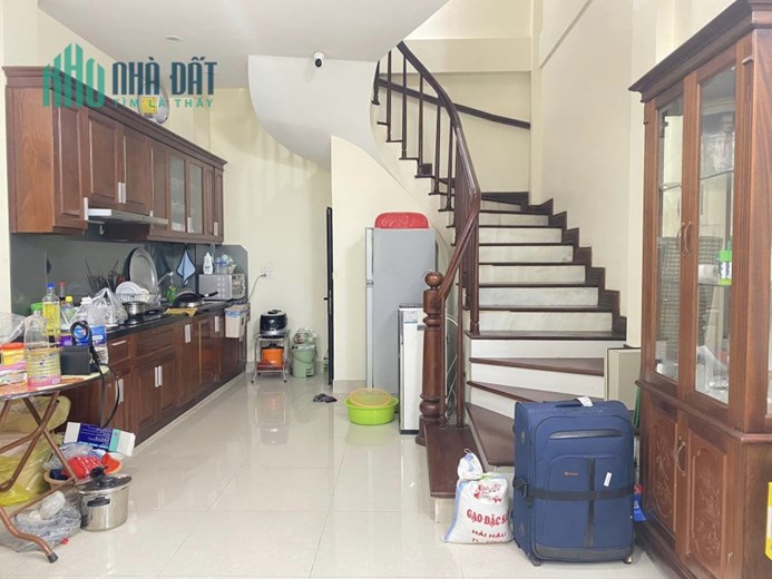 PHÂN LÔ, Ô TÔ TRÁNH, HUỲNH THÚC KHÁNG, ĐỐNG ĐA, KINH DOANH ĐỈNH 50/55M2*5T*14.5 TỶ.