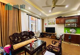 Bán nhà mặt phố Phạm Huy Thông, mặt hồ Ngọc Khánh. DT 52m2 x 7 tầng, MT 3,9m. Giá chỉ 10 tỷ