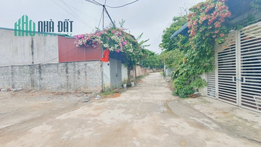 Bán lô đất 414m2 xóm gẩy- Định Trung- Vĩnh Yên -Giá 4.1x tỷ.Liên hệ: 0986.454.393 - 0986.797.222