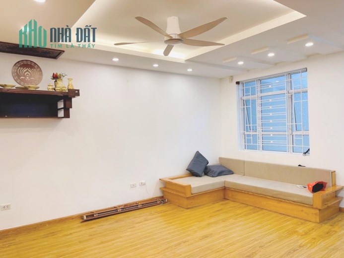 Bán căn hộ chung cư 7A Lê Đức Thọ, Quận Cầu Giấy 78m² giáp các trường đại học 2PN giá 2.85 tỷ.