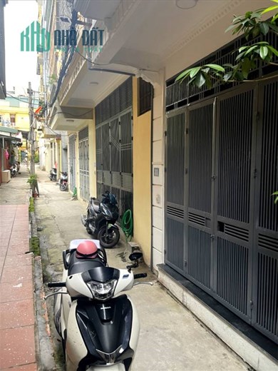 Rẻ-Hiếm Nhà ngay TT Thanh Trì,40mX2T ở ngay,ô tô đỗ cổng hơn 2 tỷ
