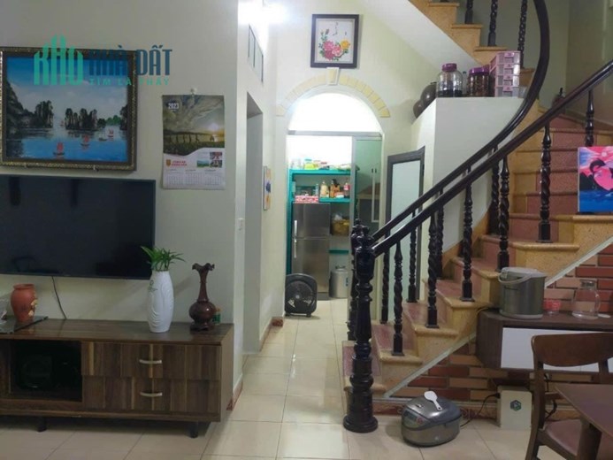 Rẻ-Hiếm Nhà ngay TT Thanh Trì,40mX2T ở ngay,ô tô đỗ cổng hơn 2 tỷ