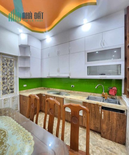 Bán nhà Lạc Long Quân 138m2 gần CV nước Hồ Tây - Phố đi bộ - 3 thoáng chỉ hơn 6 tỷ