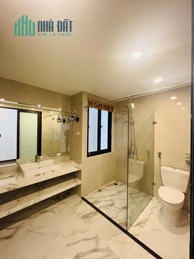 Bán nhà ngõ 117 Nguyễn Sơn, 65m x 7 tầng, thang máy, ô tô, 11 tỷ 2