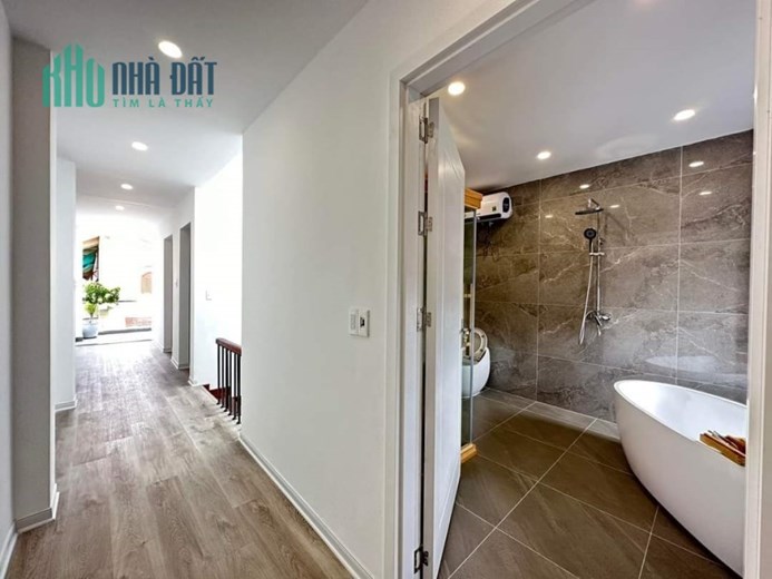 Siêu phẩm phân lô đường 8m, diện tích 55m 5 tầng, thang máy, GIÁ 6.9 tỉ ngay Ngã 5 Lê Lợi