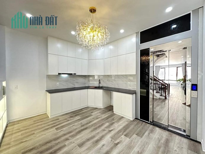 Siêu phẩm phân lô đường 8m, diện tích 55m 5 tầng, thang máy, GIÁ 6.9 tỉ ngay Ngã 5 Lê Lợi