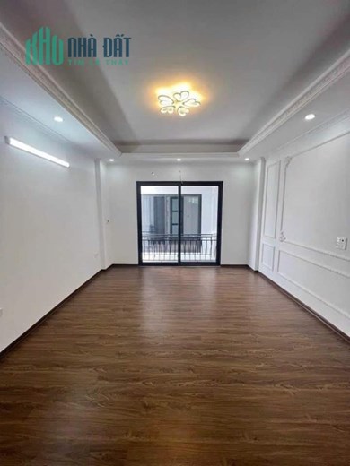 nhà mới 5tầng chỉ việc ở
