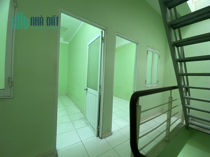 Chính chủ cần cho thuê phần sau căn nhà số 1 Vạn Hạnh. Tân Thành. Quận Tân Phú