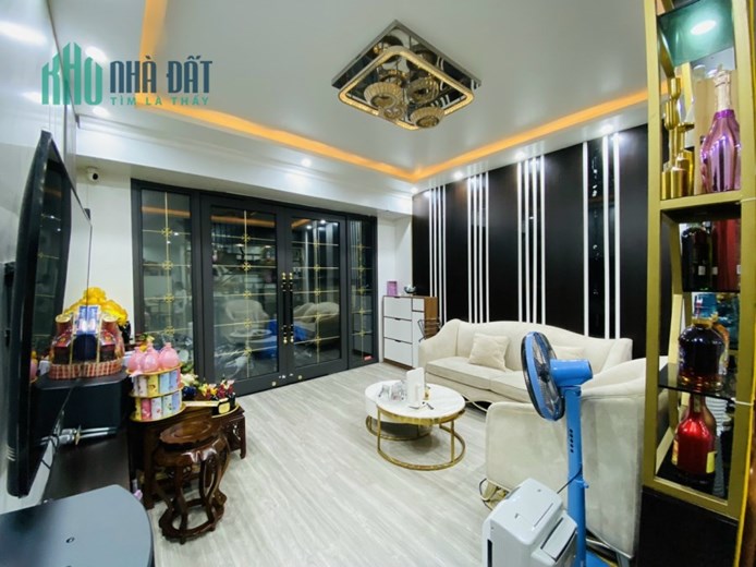 Bán nhà phố Chùa Hàng giá tốt nhất hiện nay, 54m 5 tầng sang xịn GIÁ 4.1 tỉ