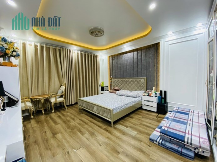 Bán nhà phố Chùa Hàng giá tốt nhất hiện nay, 54m 5 tầng sang xịn GIÁ 4.1 tỉ