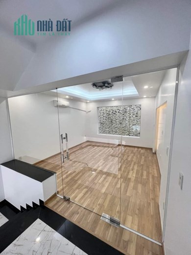 Bán nhà mặt đường Hoàng Ngọc Phách - Quán Nam, 88m 3 tầng mới GIÁ 8.2 tỉ