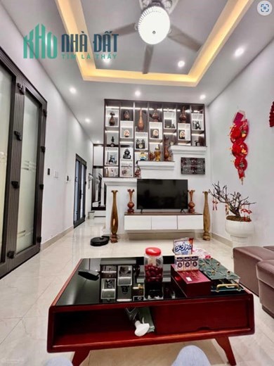 Nhà đẹp phố Thanh Nhàn, lô góc 3 thoáng, giá tốt, cực gần phố