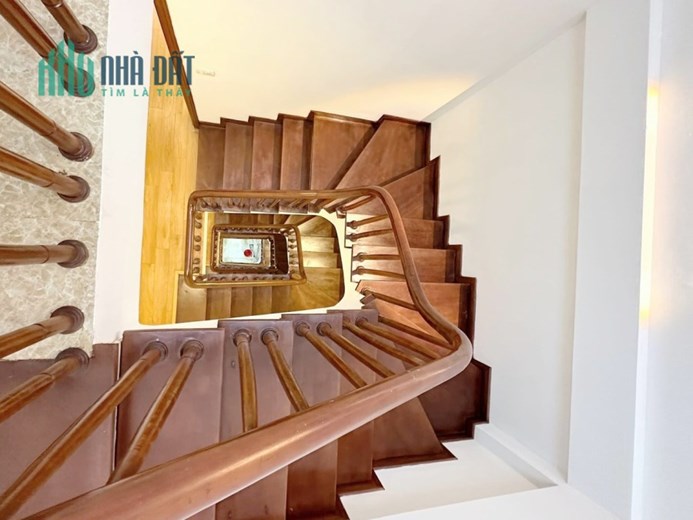 Chủ Đổi Nhà Mới CẦN THAH LÝ GẤP 35m², 5 TẦNG, MT 4.3M, 3.5 TỶ