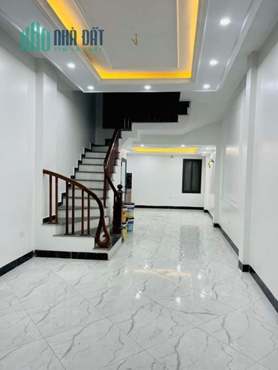 Bán nhà Ngọc Lâm  - ngõ Oto tránh, KD sầm uất - 56 m2 - 4 Tầng - nhỉnh 3 tỷ.