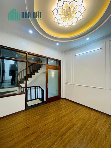 Bán nhà Ngọc Lâm  - ngõ Oto tránh, KD sầm uất - 56 m2 - 4 Tầng - nhỉnh 3 tỷ.