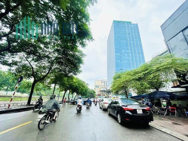 Bán đất tặng nhà, Phố Nguyễn Ngọc Vũ 50m2 X 3t, mt 4,4m – Ngõ Thông – ô tô – gần Phố 4,75 tỷ.