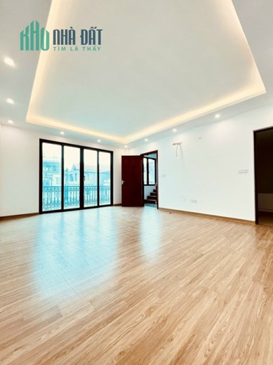 Nhà Đẹp mới koong, thang máy, ngõ ô tô Nguyễn Văn Linh, 50m2 x 6T, MT 8m, nhỉnh 6 tỷ