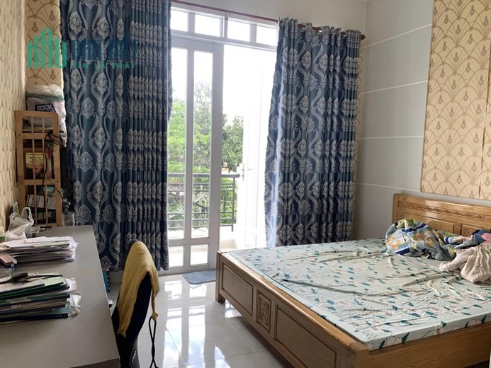 [Dòng tiền ổn định 20tr/th], Xe hơi đỗ cổng, 55m2 x 4 tầng, Nở hậu 8m, Sân rộng cho trẻ con chơi.