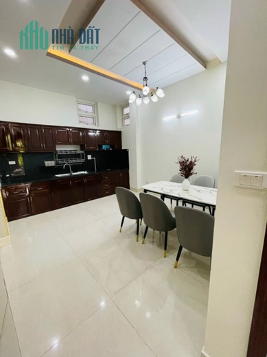 [Dòng tiền ổn định 20tr/th], Xe hơi đỗ cổng, 55m2 x 4 tầng, Nở hậu 8m, Sân rộng cho trẻ con chơi.