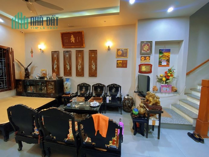 Bán nhà phố Phạm Ngọc Thạch, phân lô, ô tô, kinh doanh, 2 thoáng trước sau, 77m2, 4 tầng, 15,2  tỷ