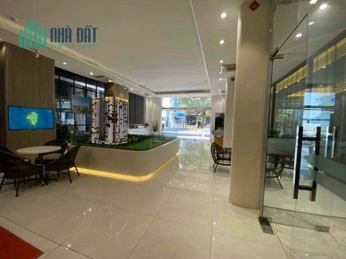 Cần cho thuê tầng trệt tòa 82 Võ Văn Tần, Q3, DT 210m2, văn phòng mới đẹp, có chỗ đậu xe