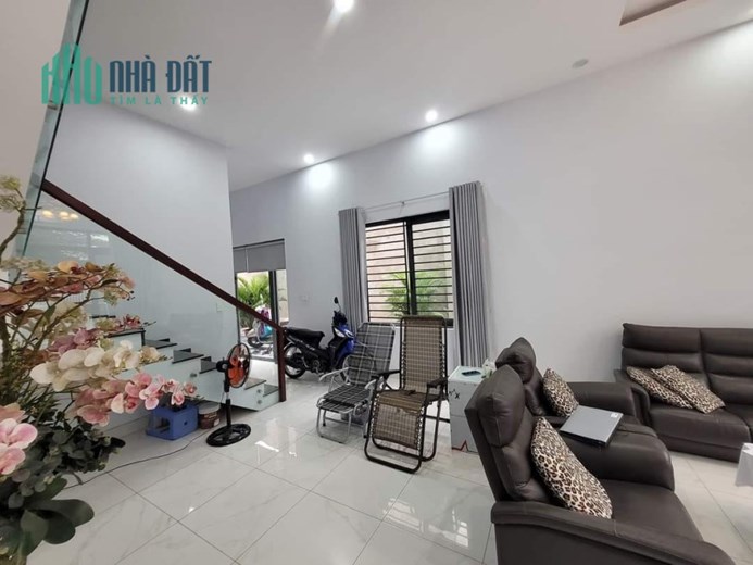 BAO RẺ NHẤT KHU VỰC NHÀ MỚI 2 TẦNG LÔ GÓC CÓ GARA Ô TÔ 140M2, 2 PN ĐƯỜNG 6M NHỈNH 6 TỶ