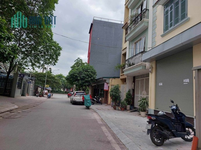 Cho thuê nhà nguyên căn, mặt phố, KD, VP, 45m2, 5T, 6N, 17tr, Lạc Long Quân.