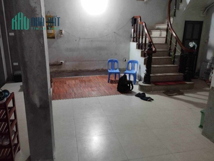 Cho thuê nhà nguyên căn, mặt phố, KD, VP, 45m2, 5T, 6N, 17tr, Lạc Long Quân.