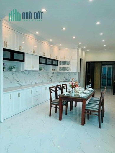 bán nhà ngõ Phạm Tuấn Tài .  Đặng Thùy Trâm . Dịch Vọng Hậu Cầu giấy dt 55 m2 giá 18,5 tỷ