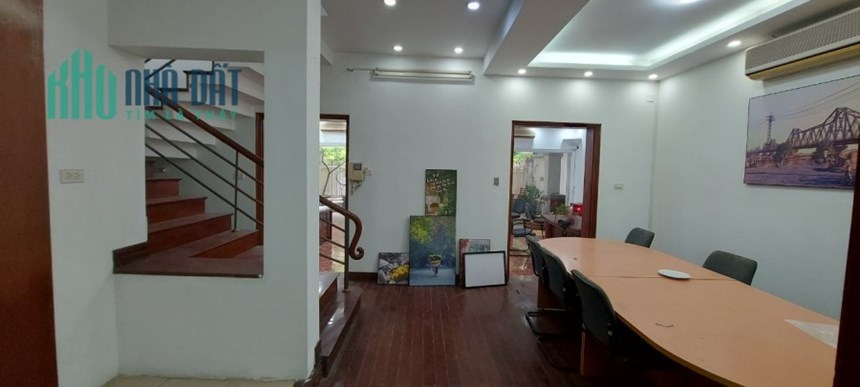 Bán Nhà Phân Lô Hoàng Quốc Việt 195m MT 7,2m Giá chỉ 130tr/m2 Ô tô, nhìn ra phố HQV, view thoáng LH