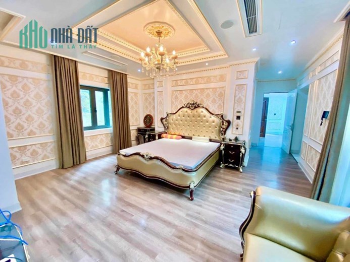 Chính chủ cần bán gấp nhà Biệt Thự khu Đô Thị Dịch Vọng Thọ Tháp Cầu Giấy dt 268 m2 giá 72 tỷ