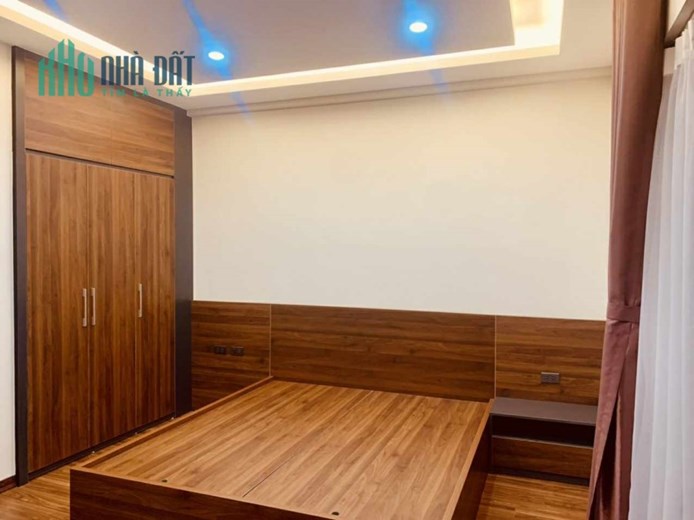 Chính chủ cần bán gấp nhà Đường 462 Bưởi Vĩnh Phúc Hoàng Hoa Thám Ba Đình dt 100m2 giá 29 tỷ