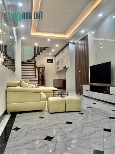 Tuyệt đẹp 35M2 Cổ Nhuế 5 tầng 4PN ngõ nông, gần ô tô 3.9 tỷ