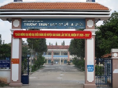 Cần bán lô đất thổ cư đối diện trường học cấp 2